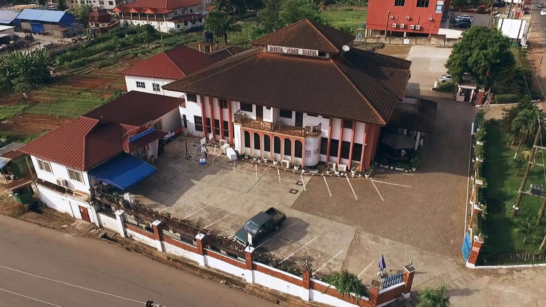 Royal Park Hotel And Chinese Restaurant Kumasi Exterior photo
