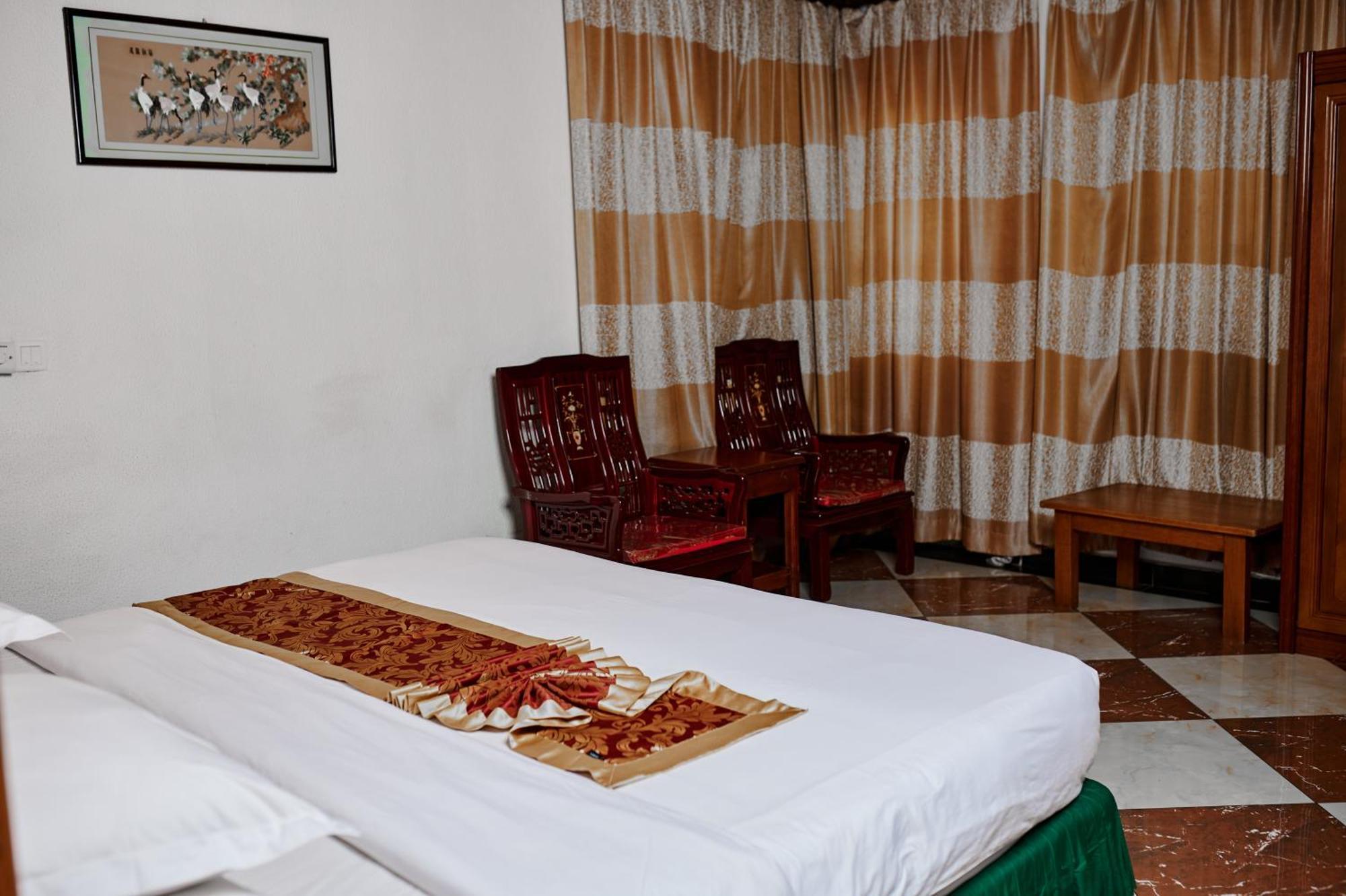 Royal Park Hotel And Chinese Restaurant Kumasi Exterior photo